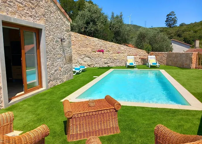 Taliscas Stone Charm * Coimbra