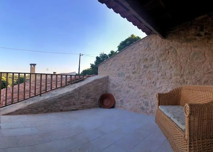 別荘 Taliscas Stone Charm *