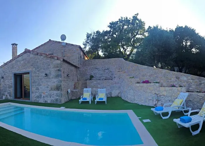 Taliscas Stone Charm