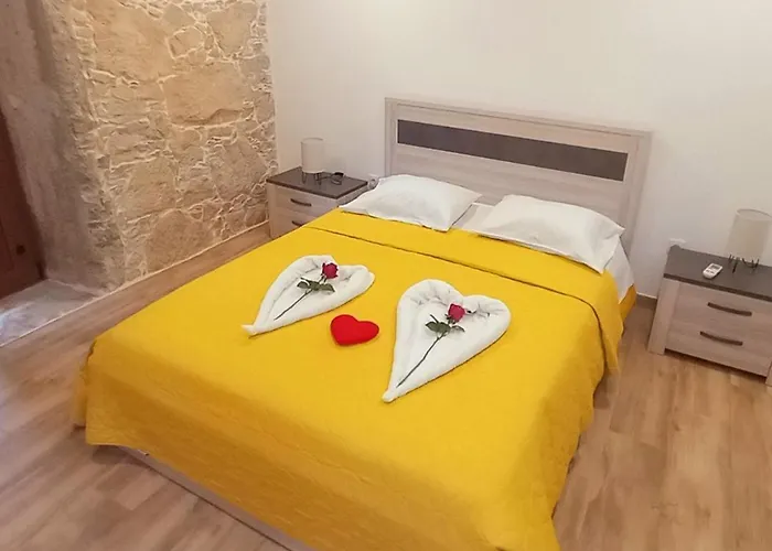 別荘 Taliscas Stone Charm コインブラ